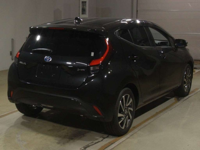 TOYOTA AQUA 2025