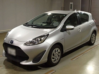 TOYOTA AQUA 2019