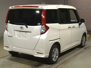 TOYOTA ROOMY 2020