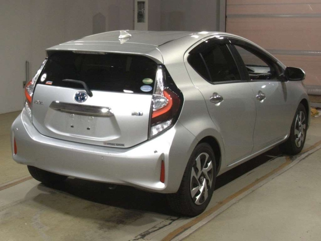 TOYOTA AQUA 2020
