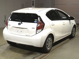 TOYOTA AQUA 2016