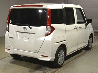 TOYOTA ROOMY 2022