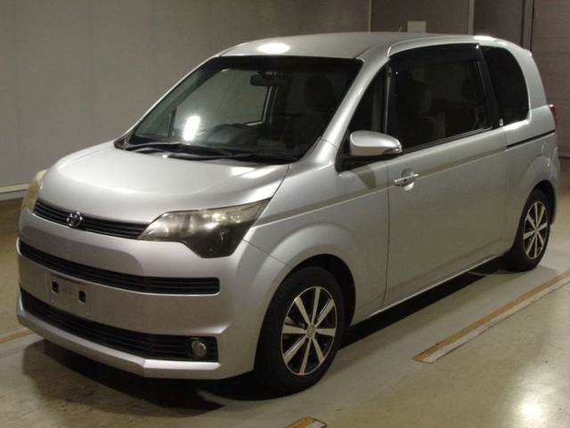 TOYOTA SPADE 2013