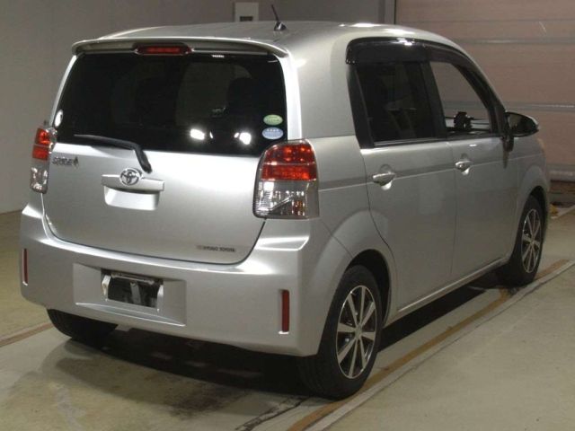 TOYOTA SPADE 2013