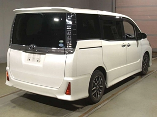 TOYOTA VOXY 2016