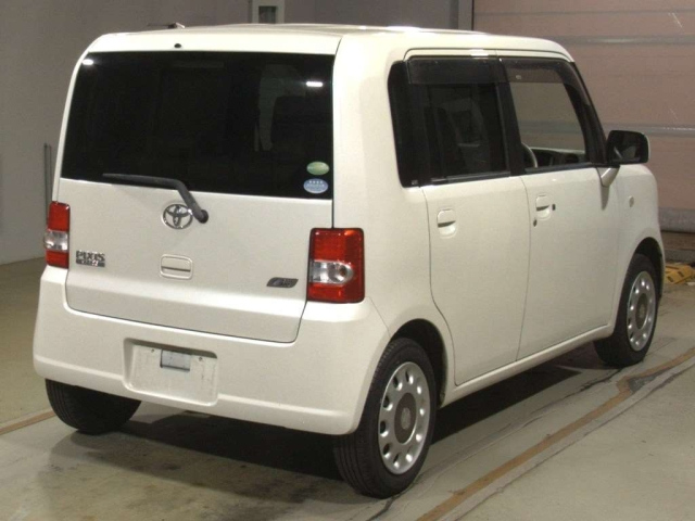 TOYOTA PIXIS SPACE 2014