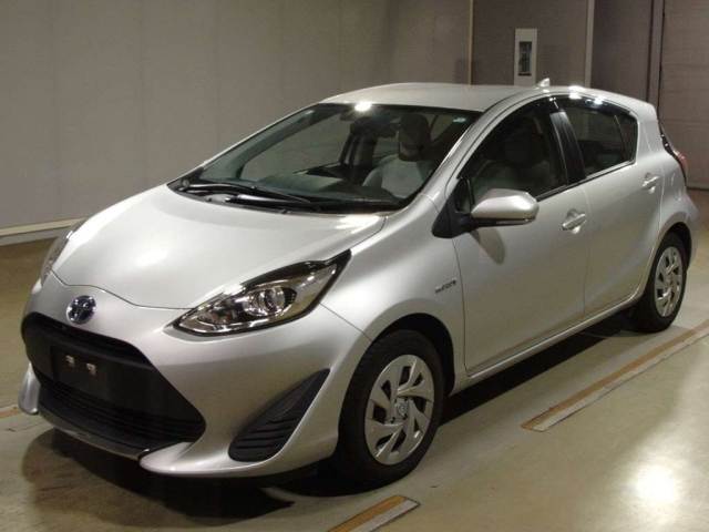 TOYOTA AQUA 2020