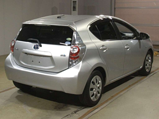 TOYOTA AQUA 2012