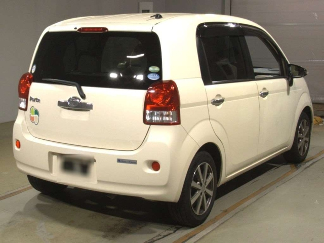 TOYOTA PORTE 2015