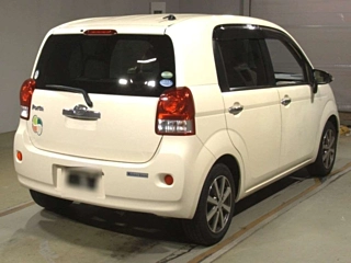 TOYOTA PORTE 2015