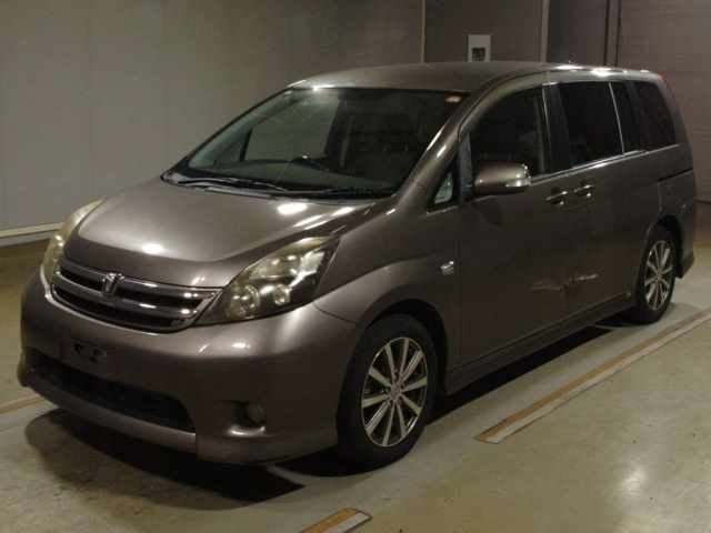 TOYOTA ISIS 2011