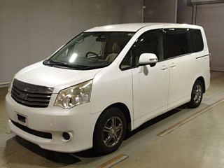 TOYOTA NOAH 2010