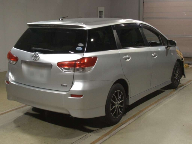 TOYOTA WISH 2011