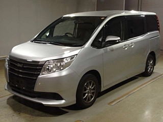 TOYOTA NOAH 2015