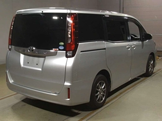TOYOTA NOAH 2015