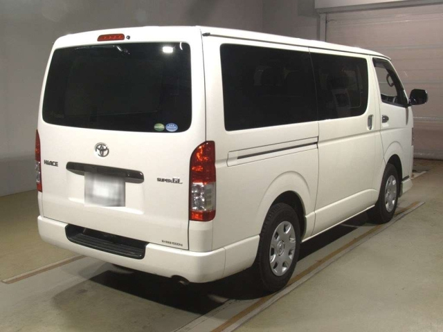 TOYOTA HIACE VAN 2017