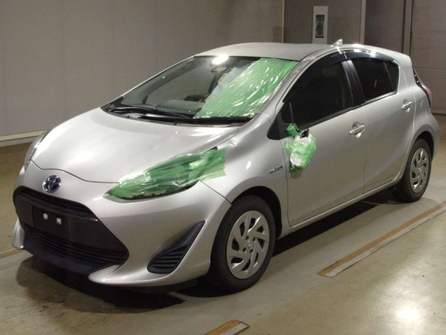 TOYOTA AQUA 2017