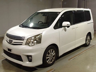 TOYOTA NOAH 2012