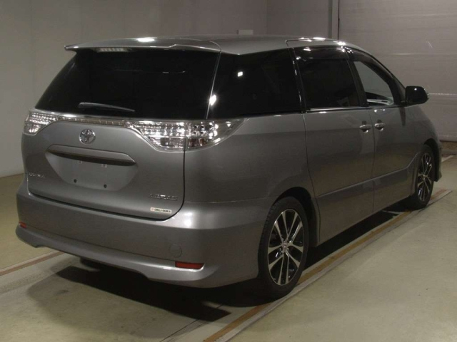 TOYOTA ESTIMA 2013