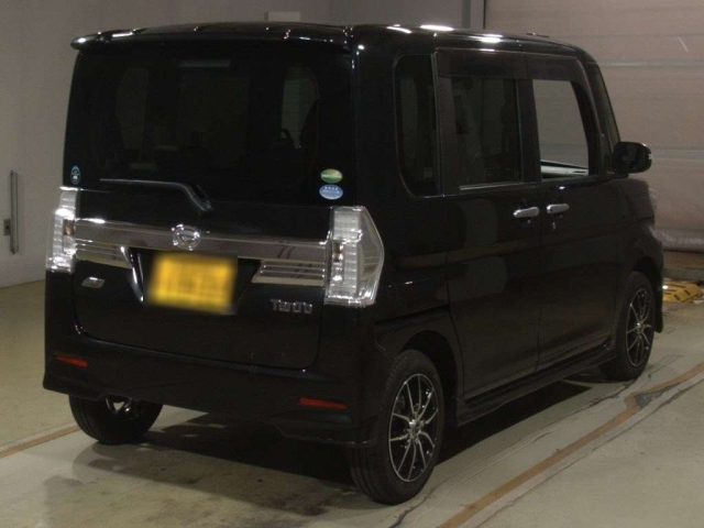 DAIHATSU TANTO 2015