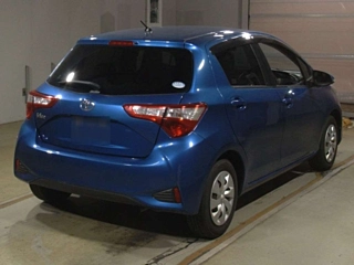 TOYOTA VITZ 2018