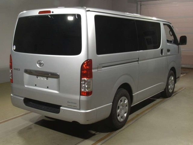 TOYOTA HIACE VAN 2023