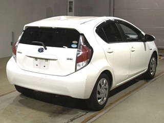 TOYOTA AQUA 2015