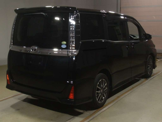 TOYOTA VOXY 2015