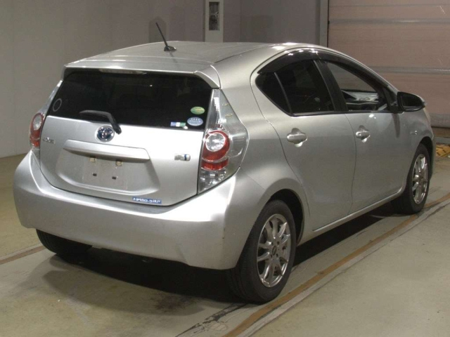 TOYOTA AQUA 2013