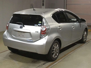 TOYOTA AQUA 2013