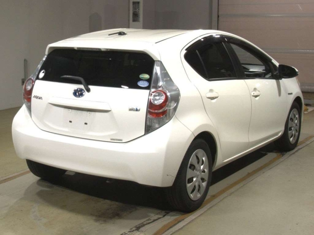 TOYOTA AQUA 2012