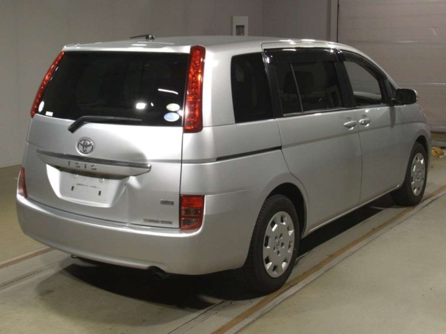 TOYOTA ISIS 2010