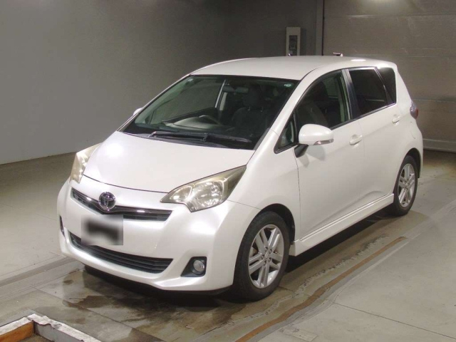 TOYOTA RACTIS 2011
