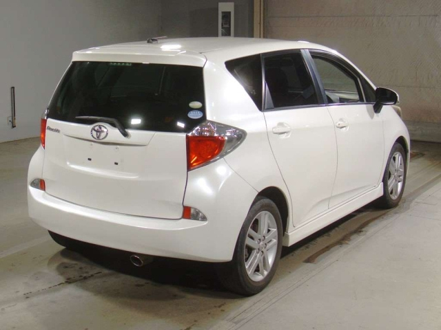 TOYOTA RACTIS 2011