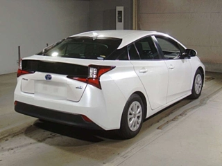 TOYOTA PRIUS 2021