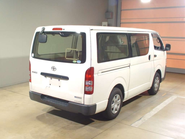 TOYOTA HIACE VAN 2019