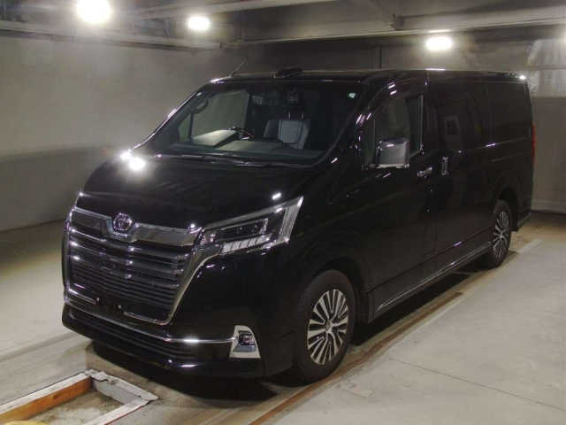 TOYOTA GRANACE 2023