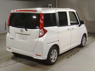 TOYOTA ROOMY 2021