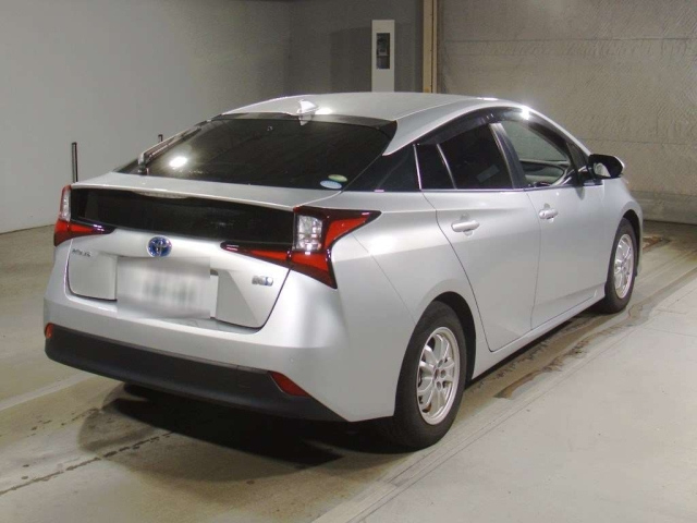TOYOTA PRIUS 2021