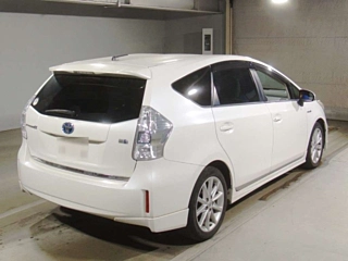 TOYOTA PRIUS ALPHA 2012