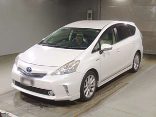 TOYOTA PRIUS ALPHA 2012