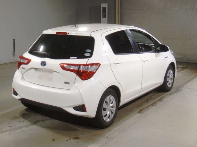 TOYOTA VITZ 2018