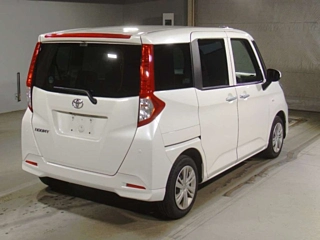 TOYOTA ROOMY 2021
