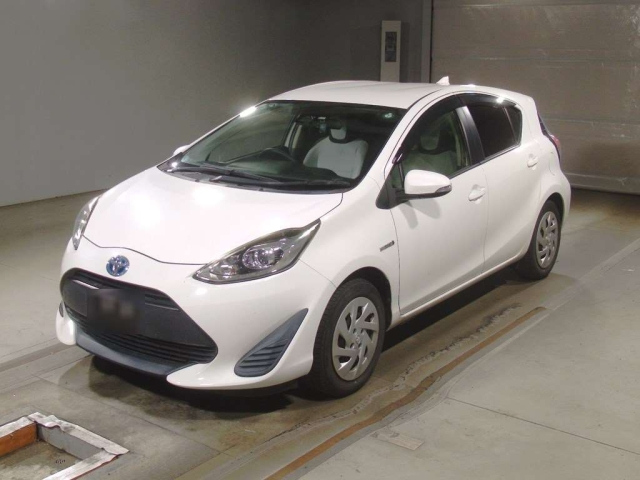 TOYOTA AQUA 2018