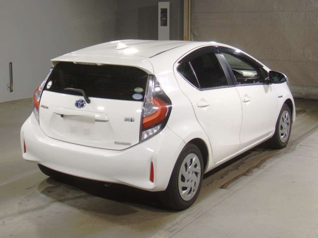 TOYOTA AQUA 2018