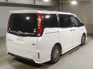 TOYOTA ESQUIRE 2015