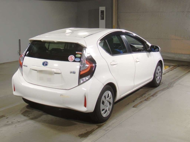 TOYOTA AQUA 2020