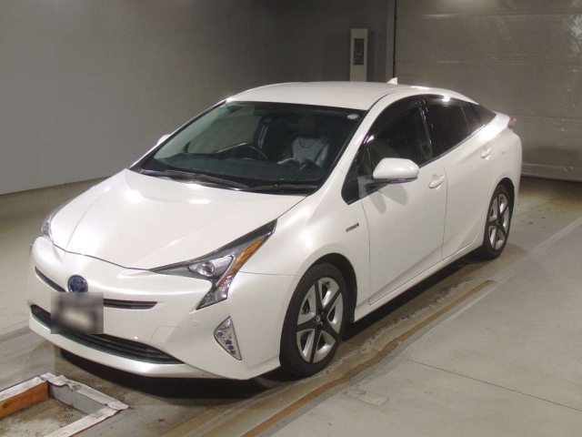 TOYOTA PRIUS 2018