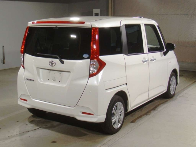 TOYOTA ROOMY 2021