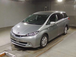 TOYOTA WISH 2010